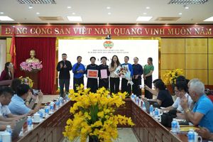 Chi hội nghề nghiệp kiểu mẫu, người làm bánh ngải Mai Pha, tỉnh Lạng Sơn làm thêm du lịch