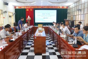 <div>Đ&aacute;nh gi&aacute;, ph&acirc;n hạng sản phẩm OCOP đối với 6 sản phẩm</div>